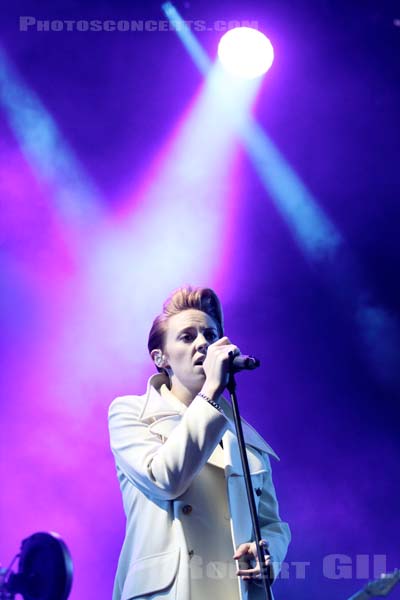 LA ROUX - 2014-08-24 - SAINT CLOUD - Domaine National - Scene de la Cascade - 